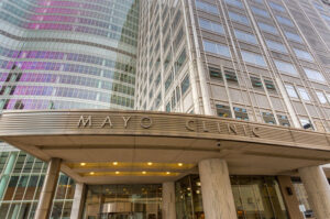 mayo clinic entrance in rochester, mn