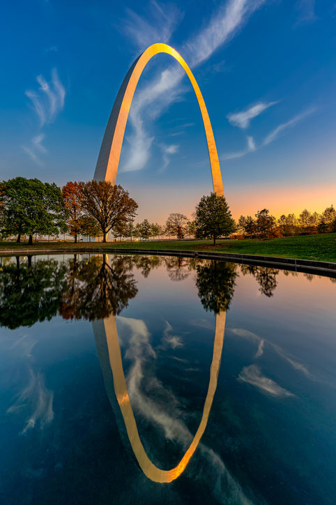 missouri gateway reflection in water